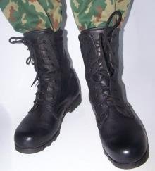 Військове взуття у різних країнах світу.