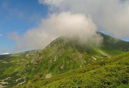 Чорногора — найвища гірська група в Українських Карпатах.